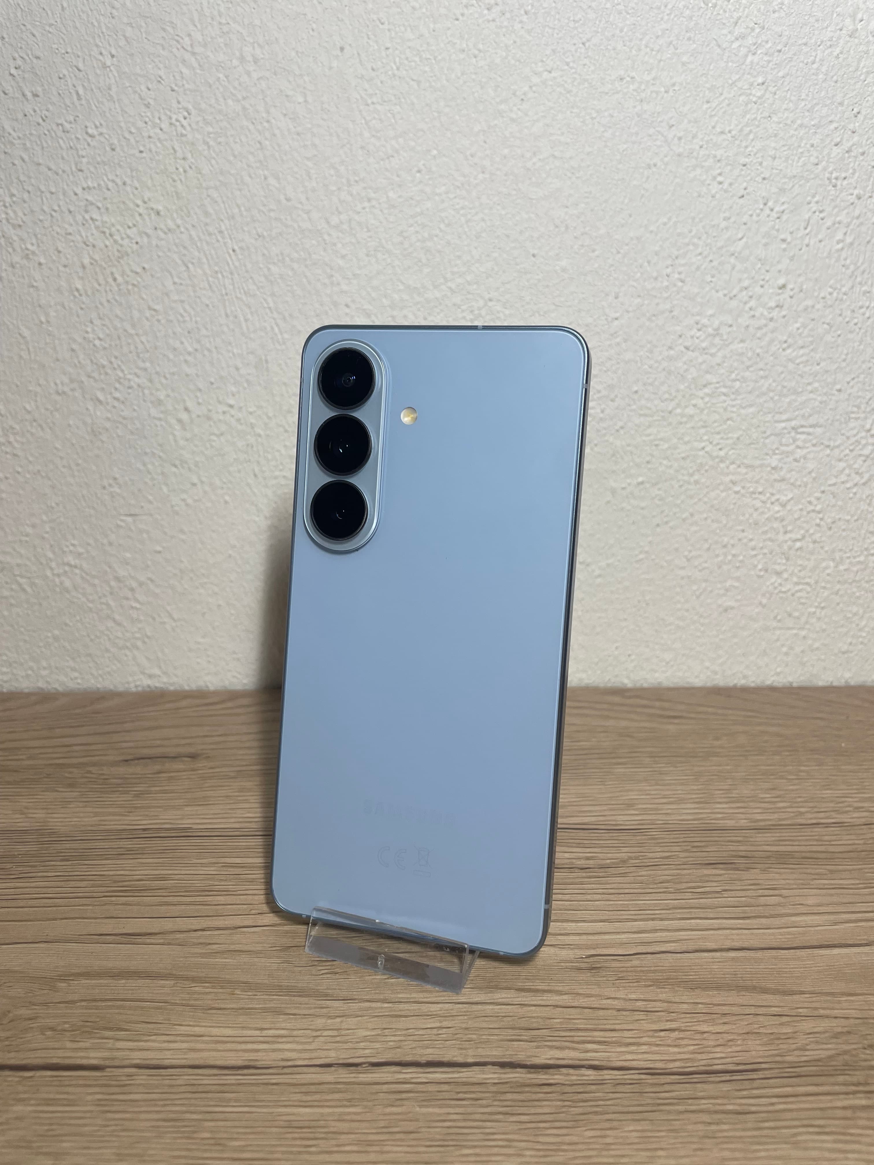 Samsung Galaxy S26 256GB/12GB – Baby Blue, odlično stanje