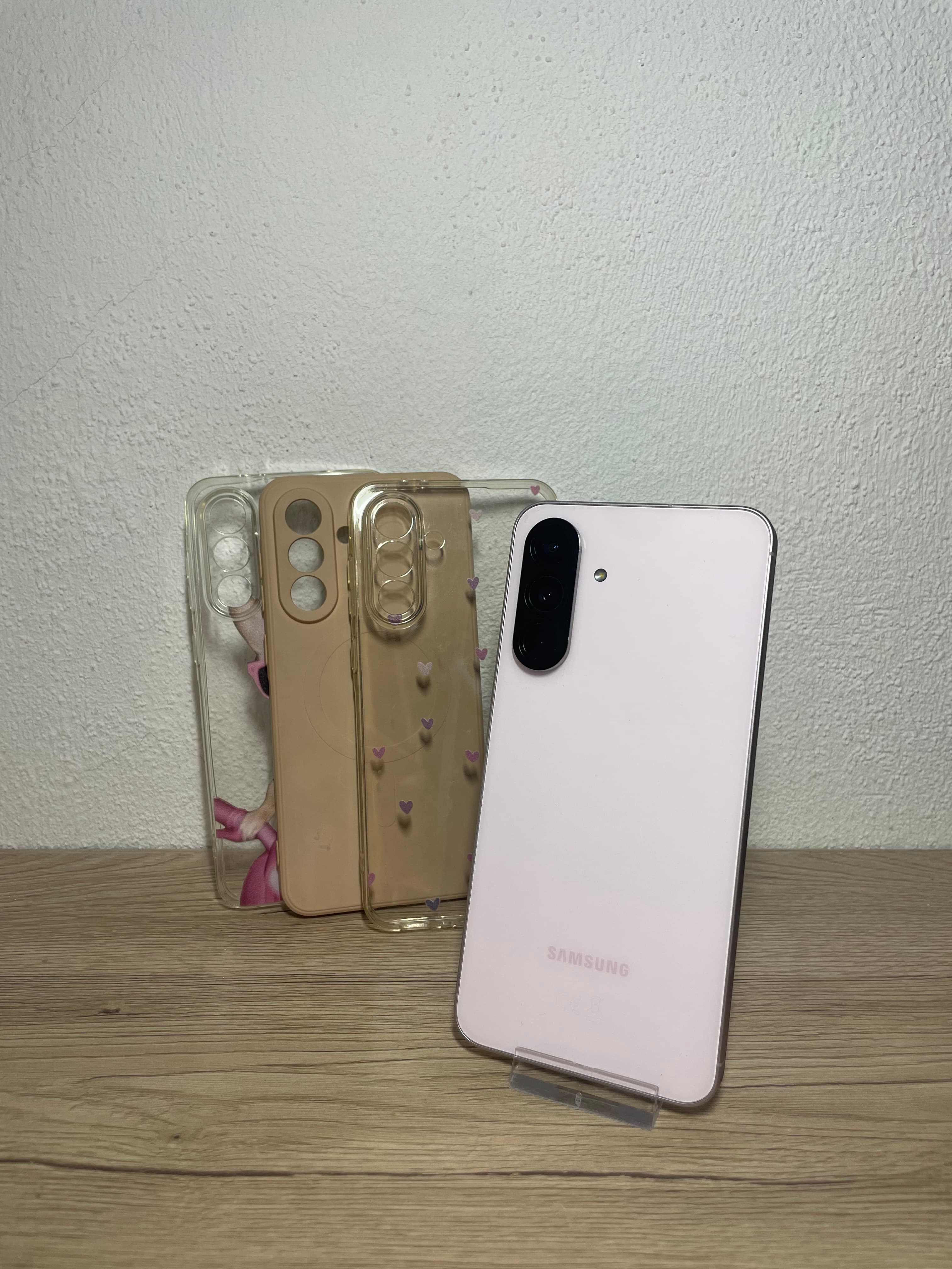 Samsung Galaxy A56 5G 256GB roza + 3 gratis ovitki