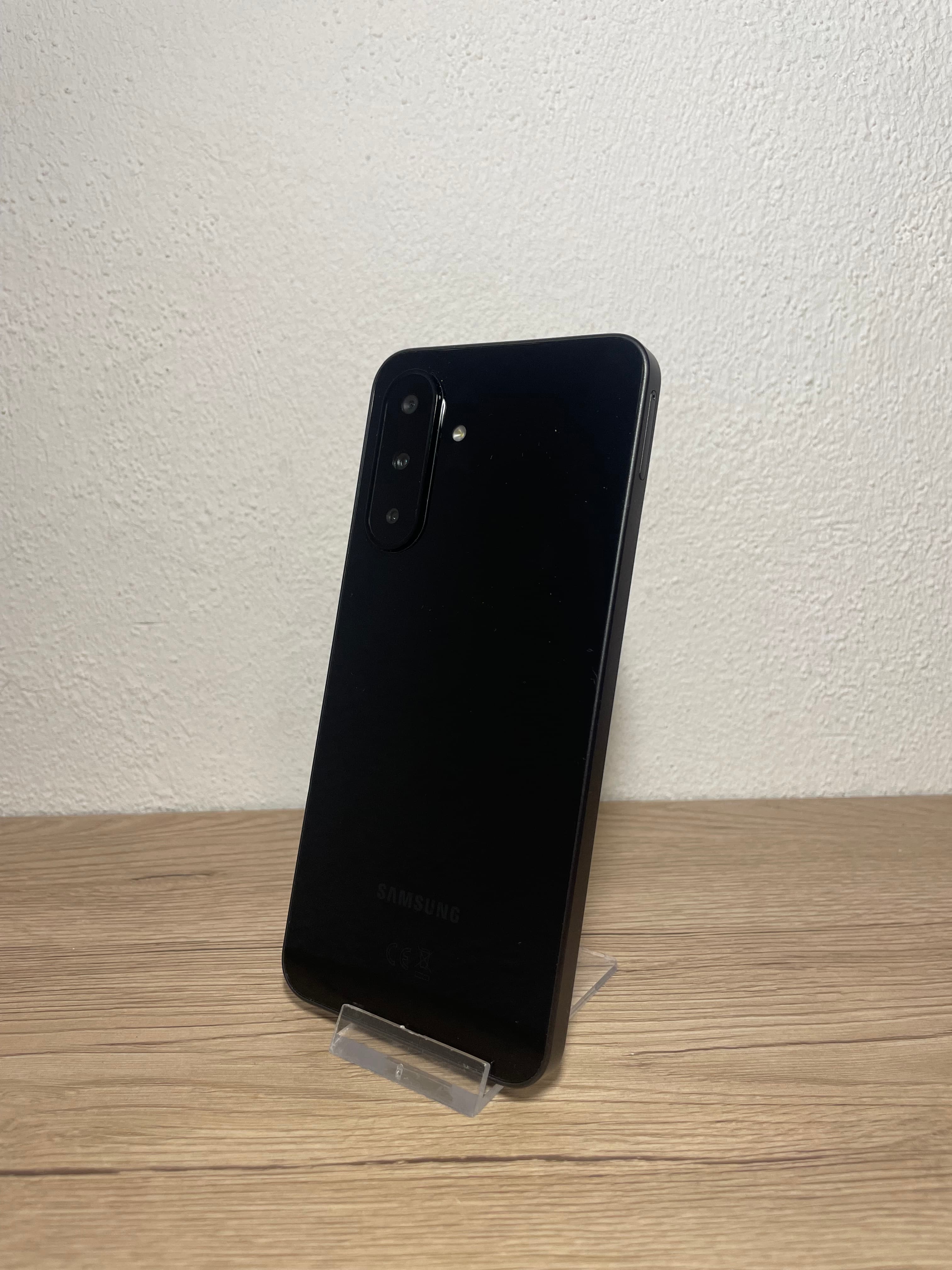 Samsung Galaxy A26 5G 128GB črn, 6GB RAM, odlično stanje